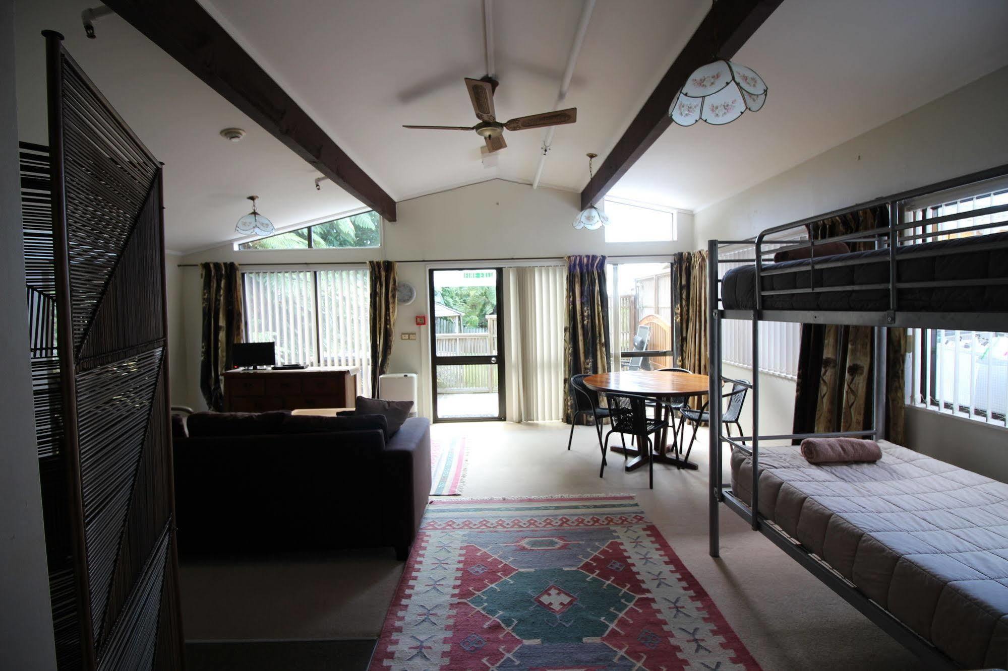 Yha Sunflower Lodge New Plymouth Extérieur photo