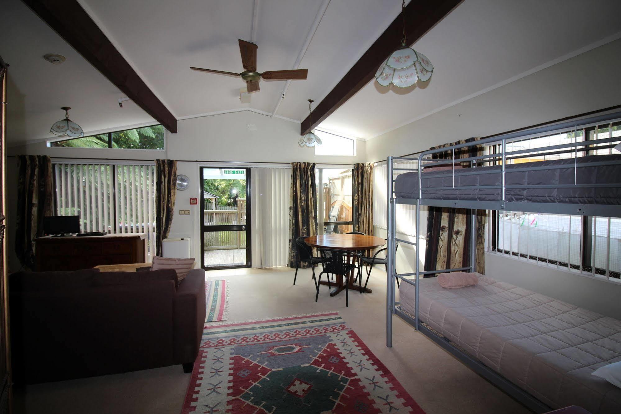Yha Sunflower Lodge New Plymouth Extérieur photo